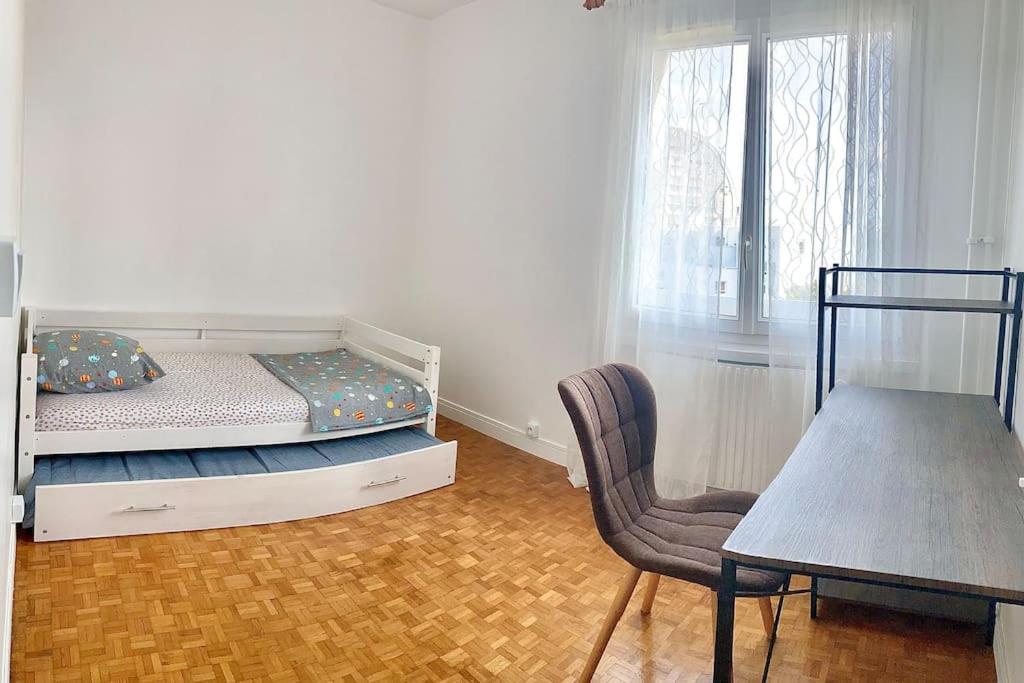 Appartement Bien Situe Noisy-le-Grand Esterno foto